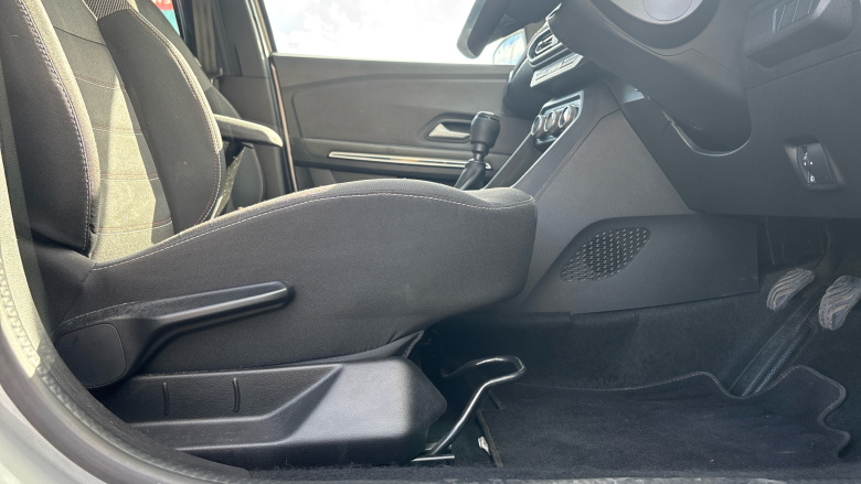 Dacia Jogger 1.0 TCe Extreme SE 5dr Petrol Estate